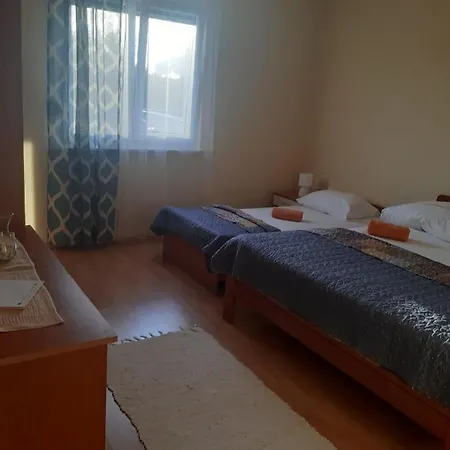 Orange Apartment *